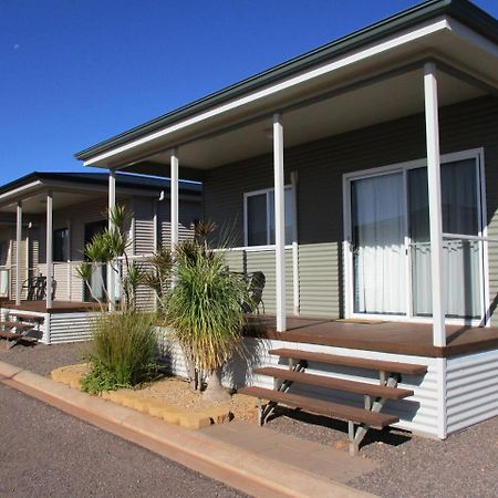 The Sundowner Cabin & Tourist Park Уаяла Екстериор снимка