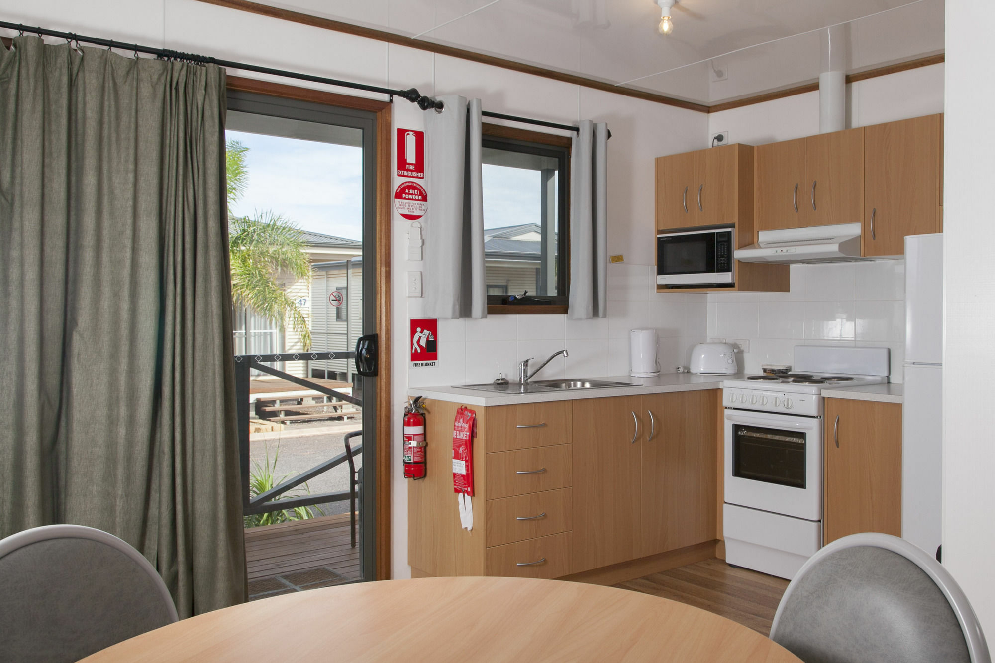 The Sundowner Cabin & Tourist Park Уаяла Екстериор снимка